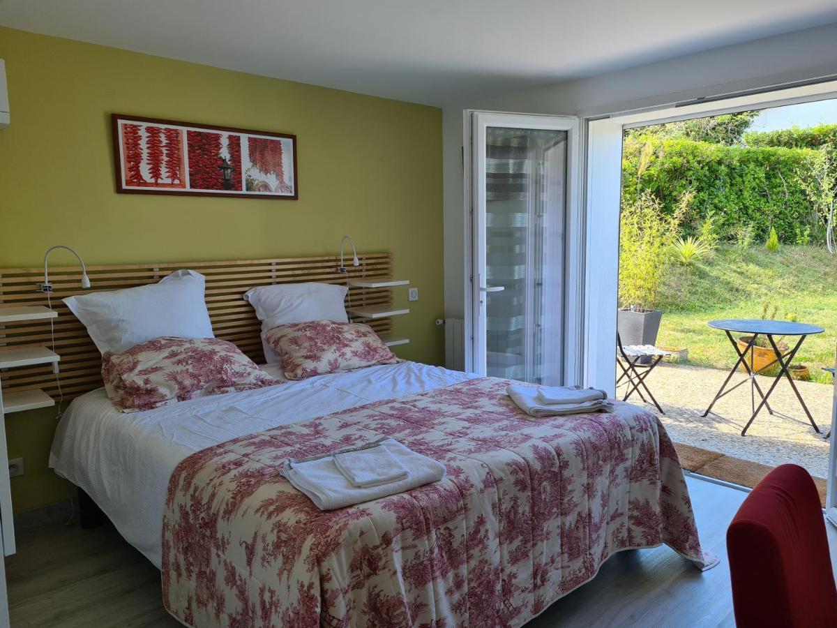 Apartment Avec Cuisine Et Grande Piscine Chauffee *
